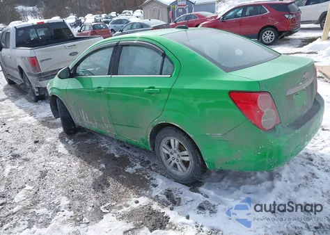 2016 Chevrolet Sonic Lt Auto z USA, uszkodzony, nr VIN 1G1JC5SG8G4117517